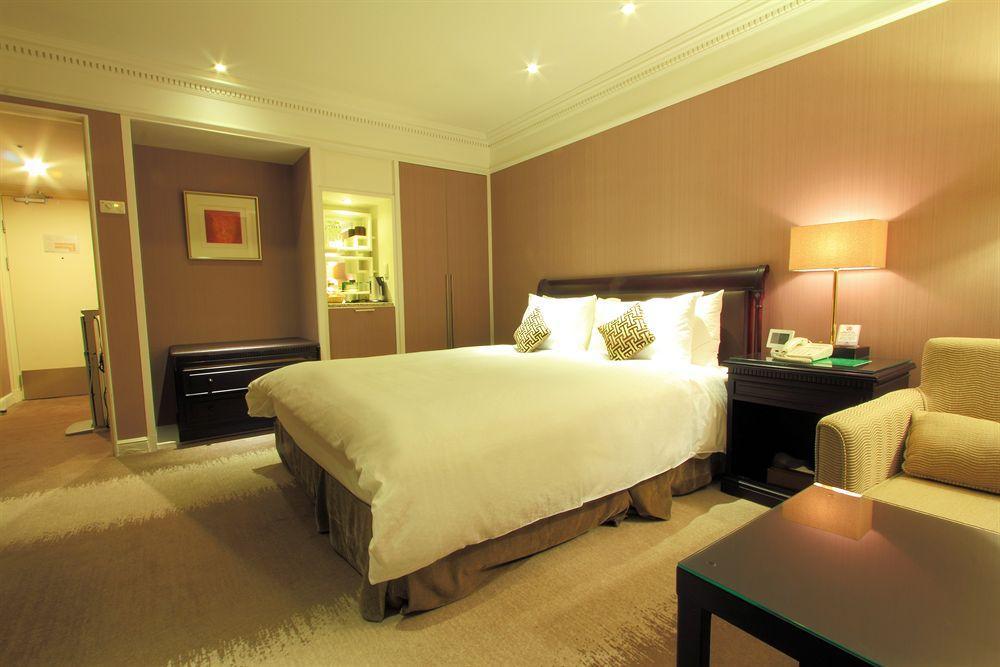 Hotel Royal-Nikko Taipei Exterior photo